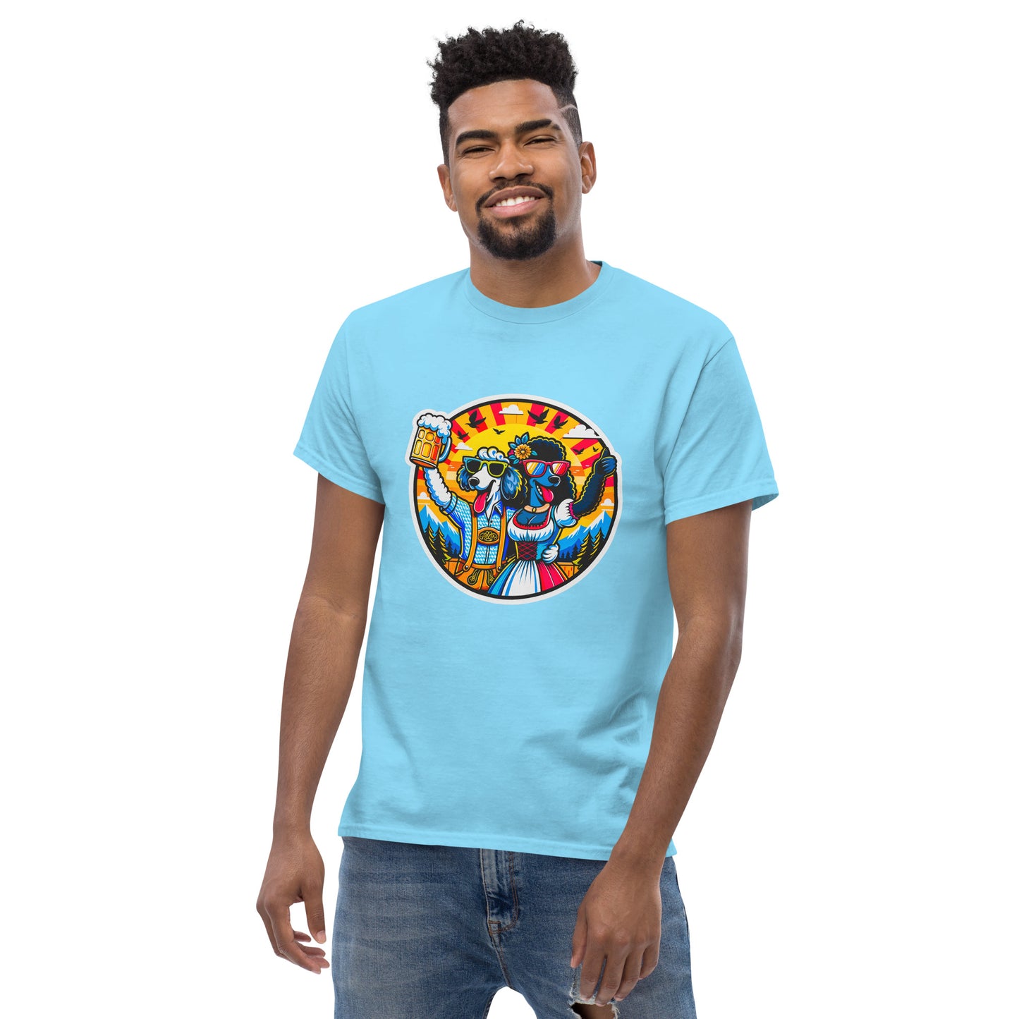 "Dogs On Vacation"-Kollektion - Sheep Poodle & Black Royal Poodle in Bavaria - Klassisches Unisex-T-Shirt - 13 verschiedene Farben