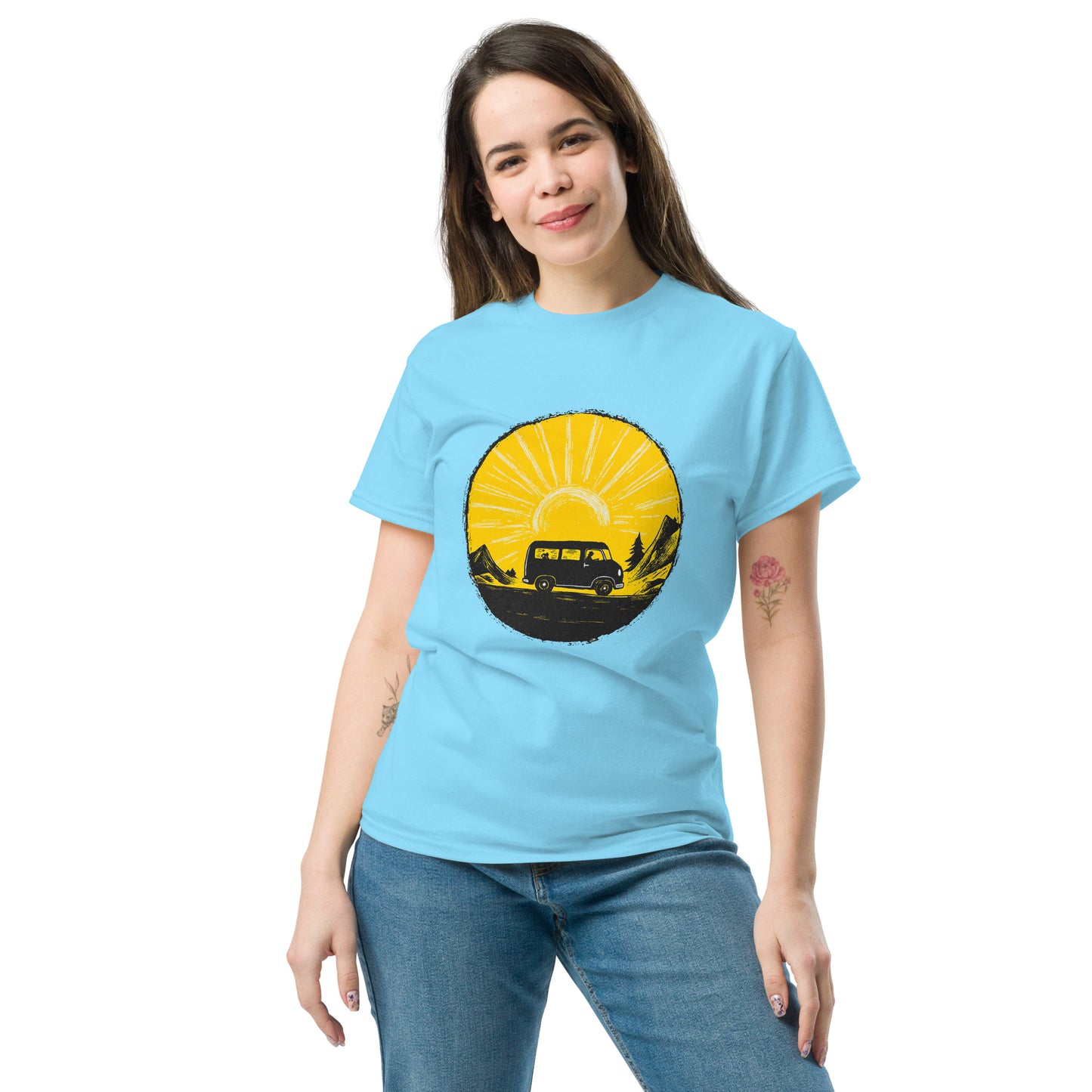 "YELLOW!" - Campervan On Tour! - Klassisches Unisex T-Shirt - in 4 Farben