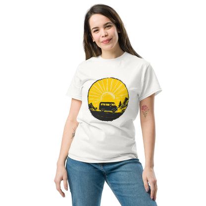 "YELLOW!" - Campervan On Tour! - Klassisches Unisex T-Shirt - in 4 Farben