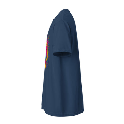 "Neon Photographer" - Schweres textilgefärbtes Unisex-T-Shirt mit DTF-Foliendruck - Schwarz und Navy-Blau